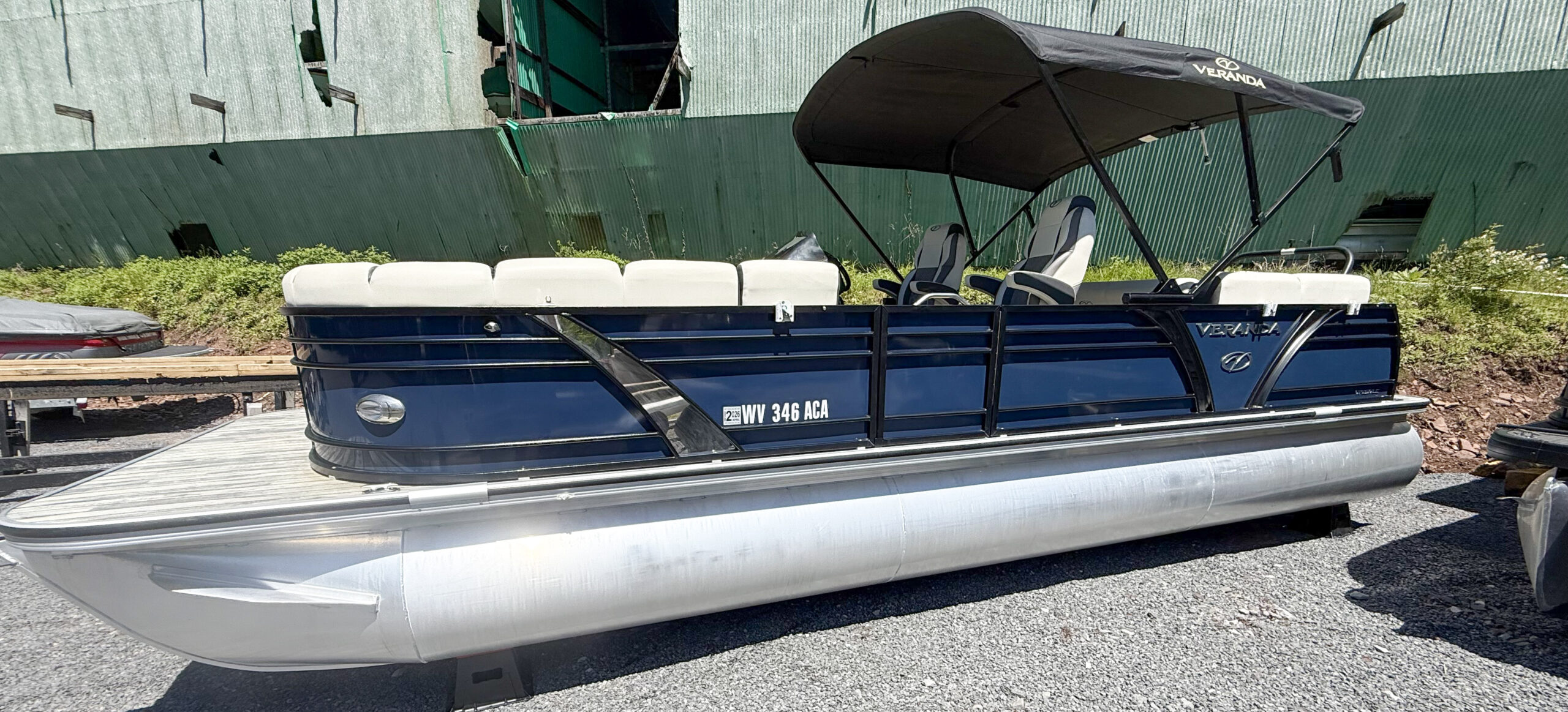 Veranda Tritoon-VP25VLC-27feet-250 Yamaha